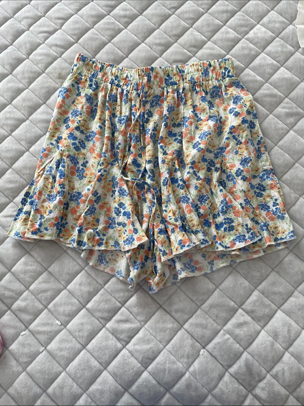 Francesca's Collections Blue & Peach Floral Ruffle Skort